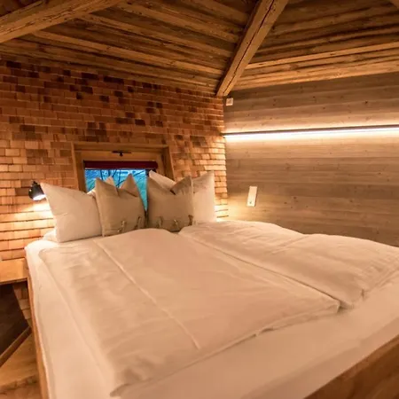 Ferienhof Und Baumhaushotel Allgau Betzigau